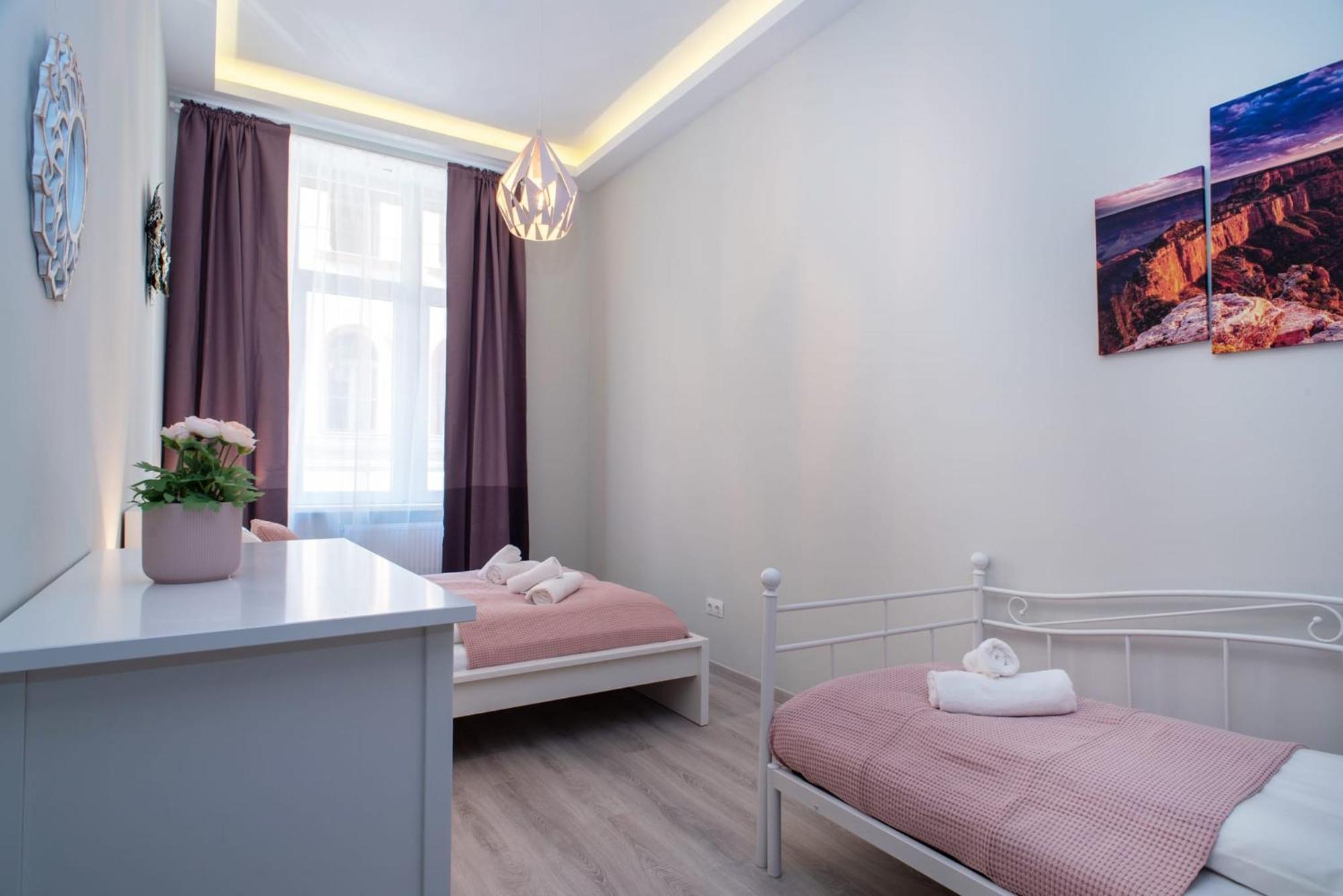 Very Central New And Large Ac Apartment Budapest Exterior photo