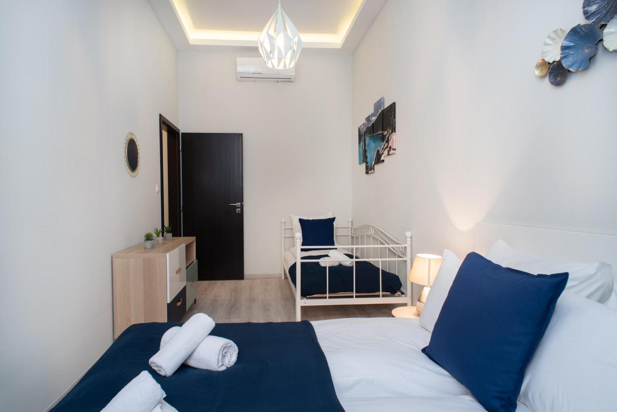 Very Central New And Large Ac Apartment Budapest Exterior photo